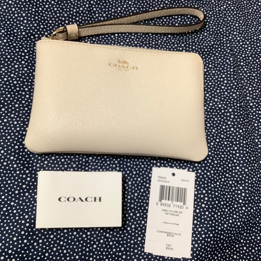 Coach wristlet nwt